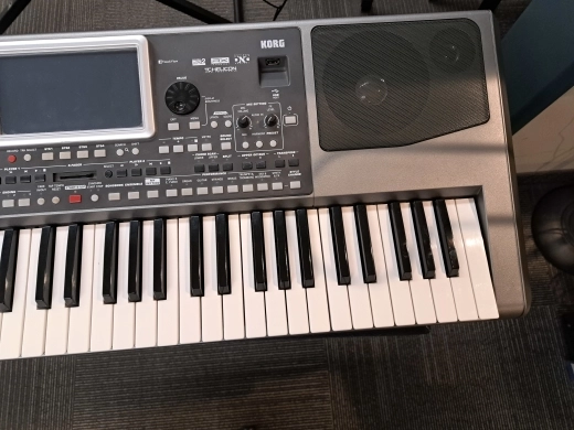 Korg - PA900 4